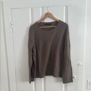 Jenni Kayne Brown everyday sweater.